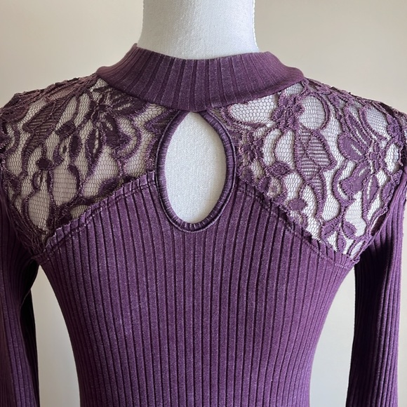 Free People Purple Lace Inset Long Sleeve Sweater. Excellent condition. Size XS - Picture 5 of 8